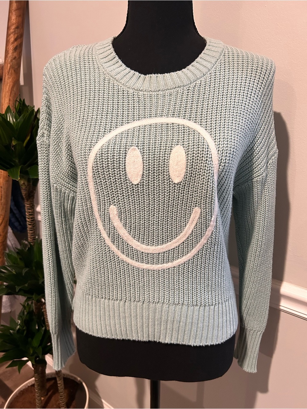 Originality Mint Green Smiley Crewneck Sweater Size Small
